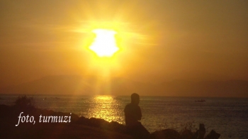 Pesona Mentari Pagi Pantai Labuhan Haji Lombok Kompasiana Com Pesona Mentari Pagi Pantai Labuhan Haji Lombok Kompasiana Com