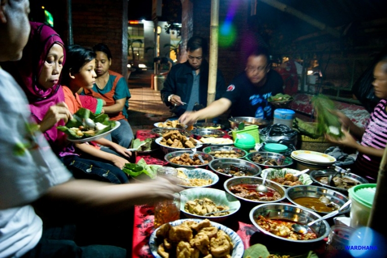 Kuliner Cirebon yang Bikin Susah Move On Halaman 1 Kuliner Cirebon yang Bikin Susah Move On Halaman 1