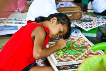 Warna Warni Batik Dalam Imajinasi Anak Indonesia Halaman All Warna Warni Batik Dalam Imajinasi Anak Indonesia Halaman All